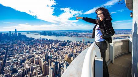 Adriana Lima visits the Empire State Building