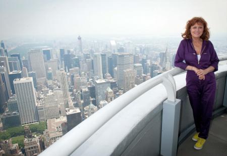 Susan Sarandon visits the Empire State Building