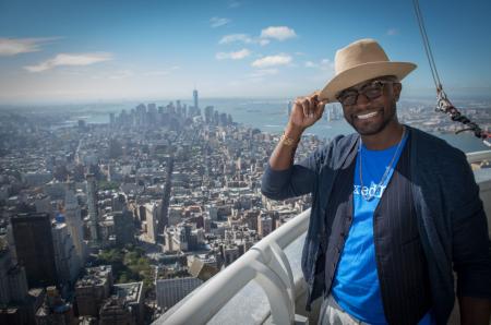 Taye Diggs visits the Empire State Building