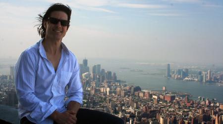Tom Cruise Visits the Empire State Building