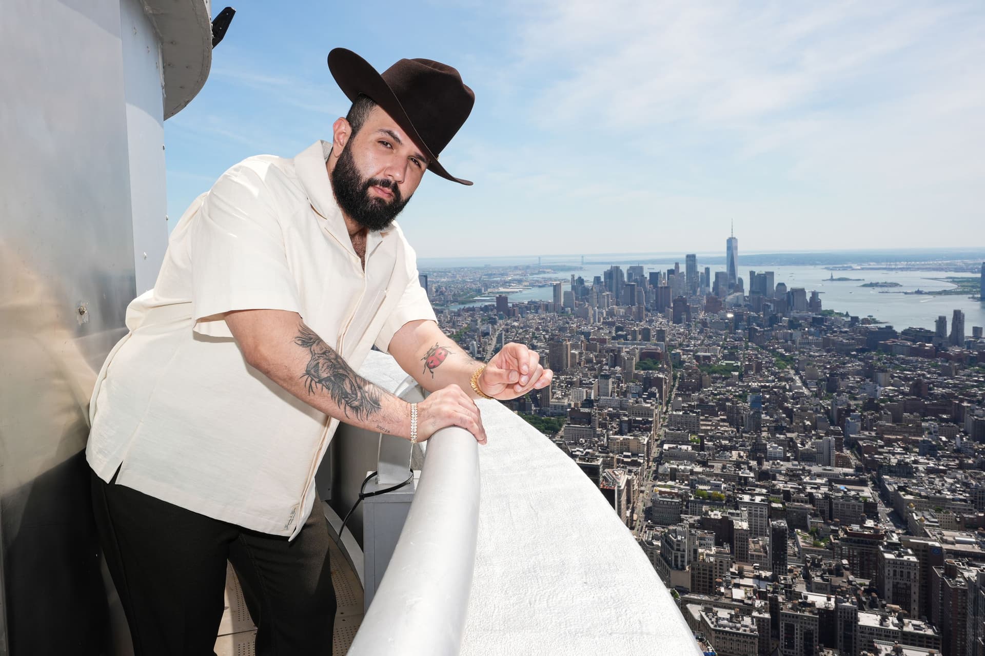 Carín León at the Empire State Building