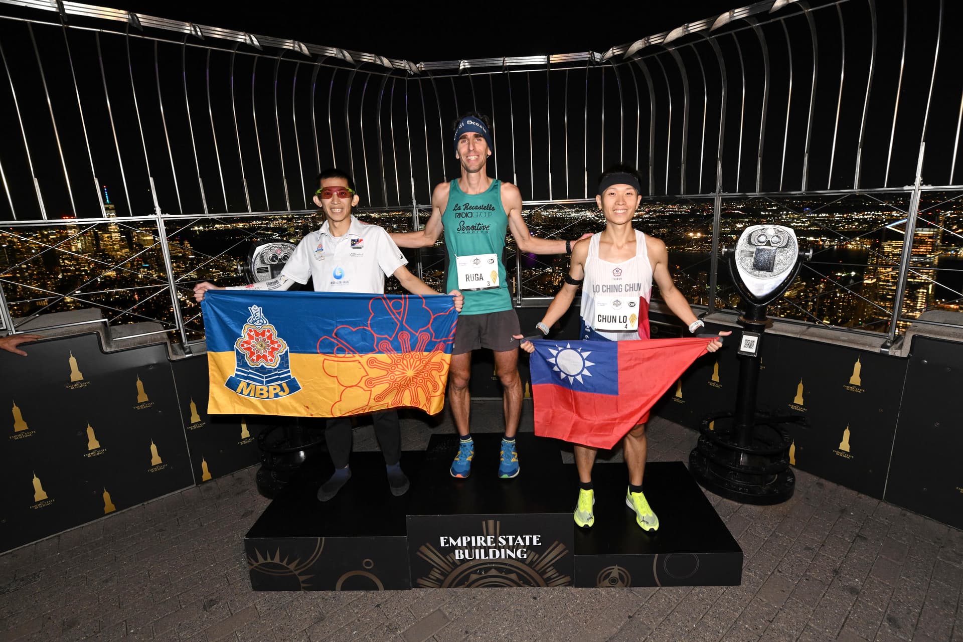 The men's elite heat winners