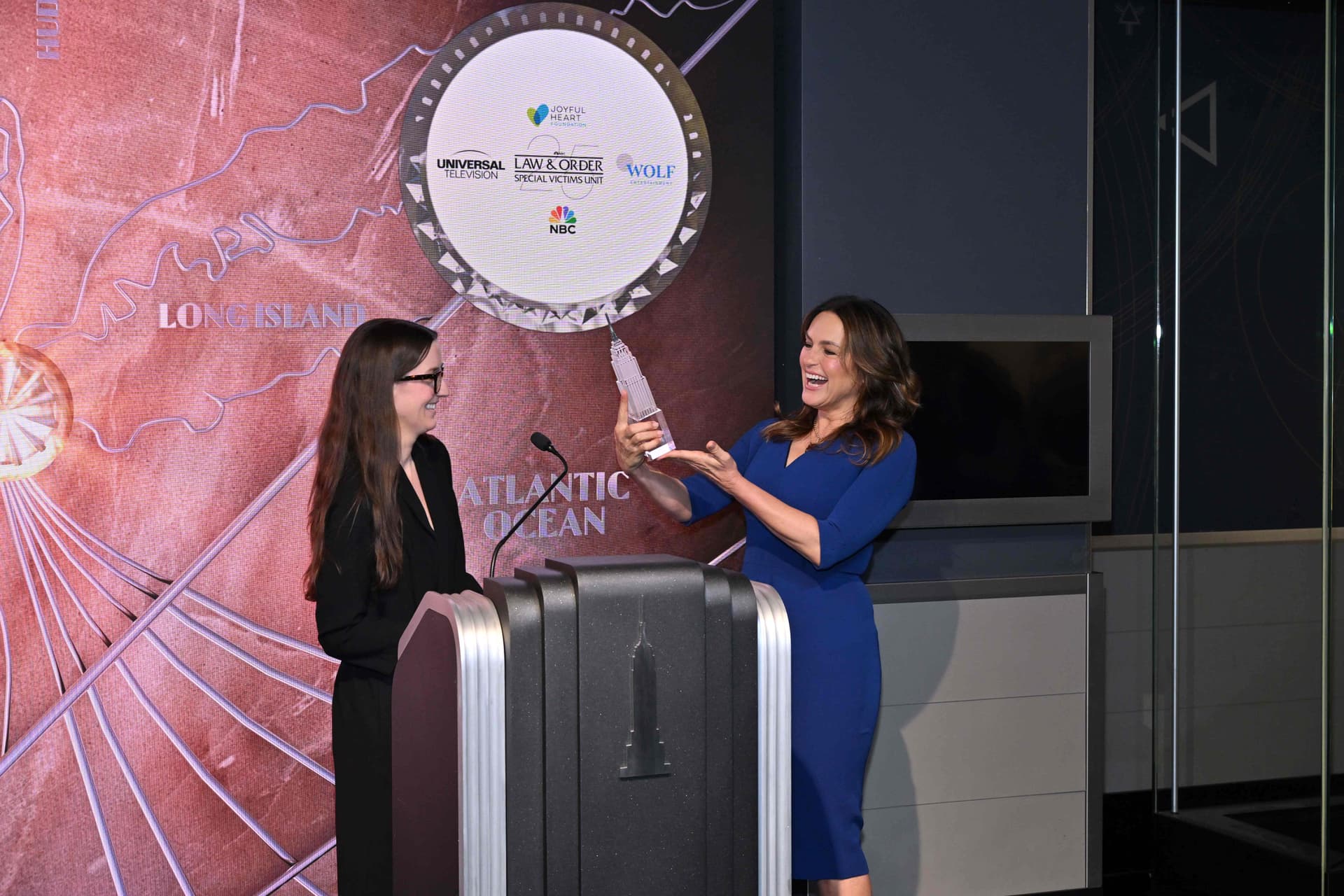 Mariska Hargitay accepts a gift