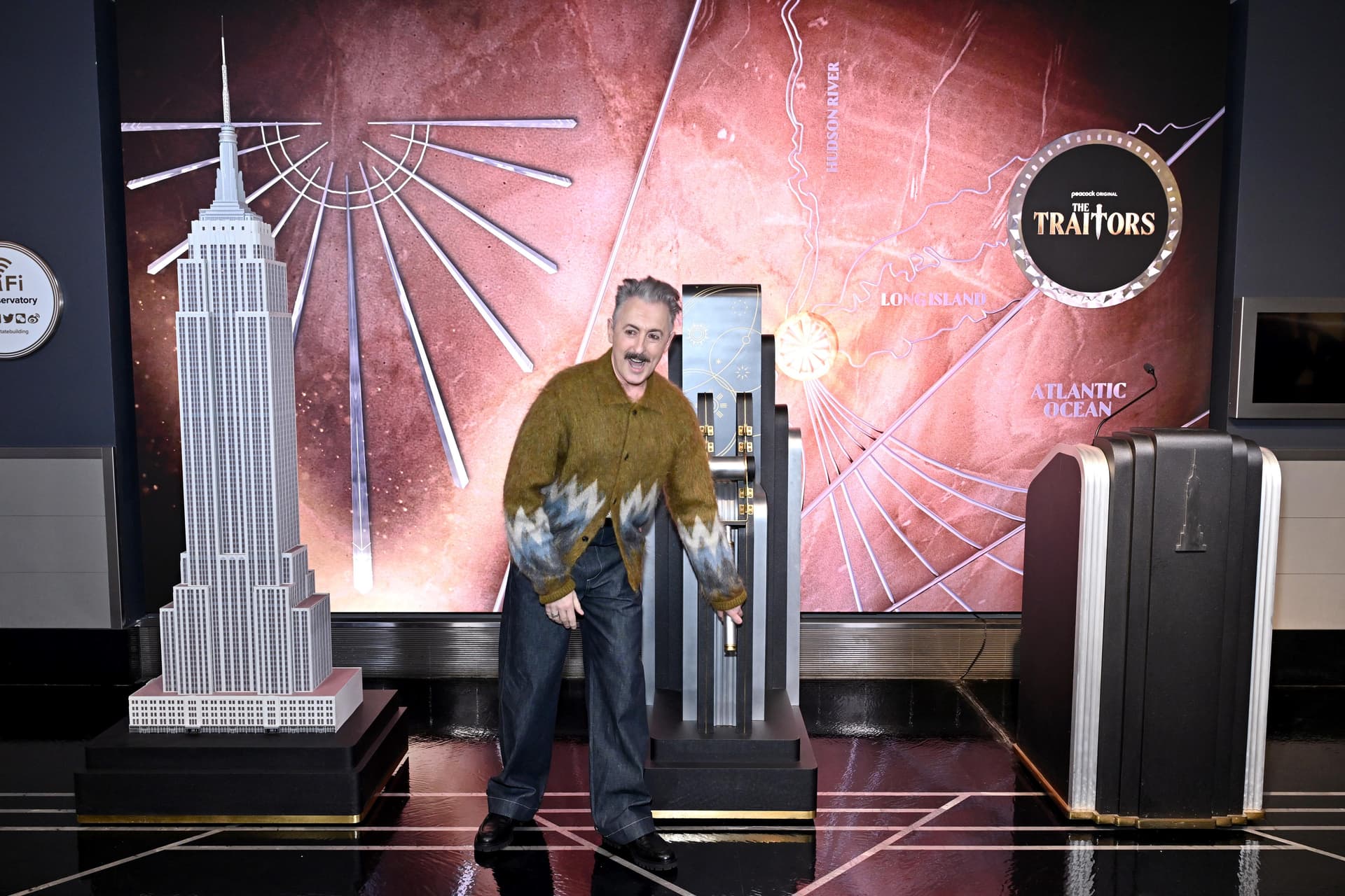 Alan Cumming lights the Empire State Building