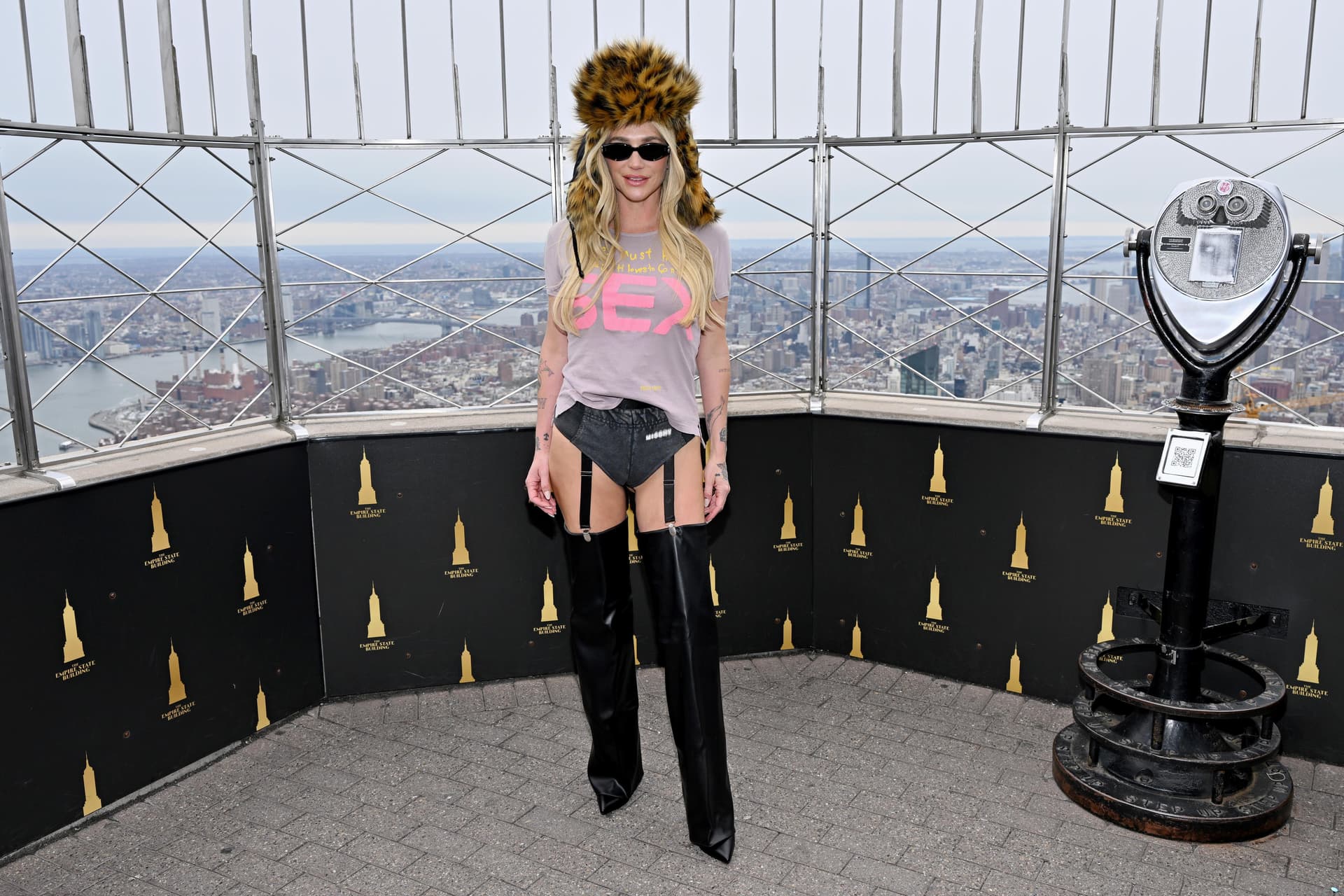 Kesha on the 86th Floor Observatory