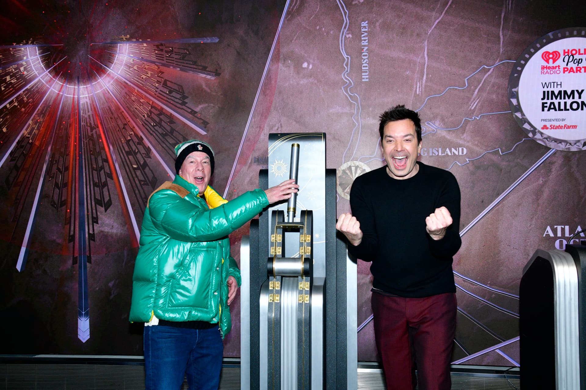 Elvis Duran and Jimmy Fallon flip the ESB light switch
