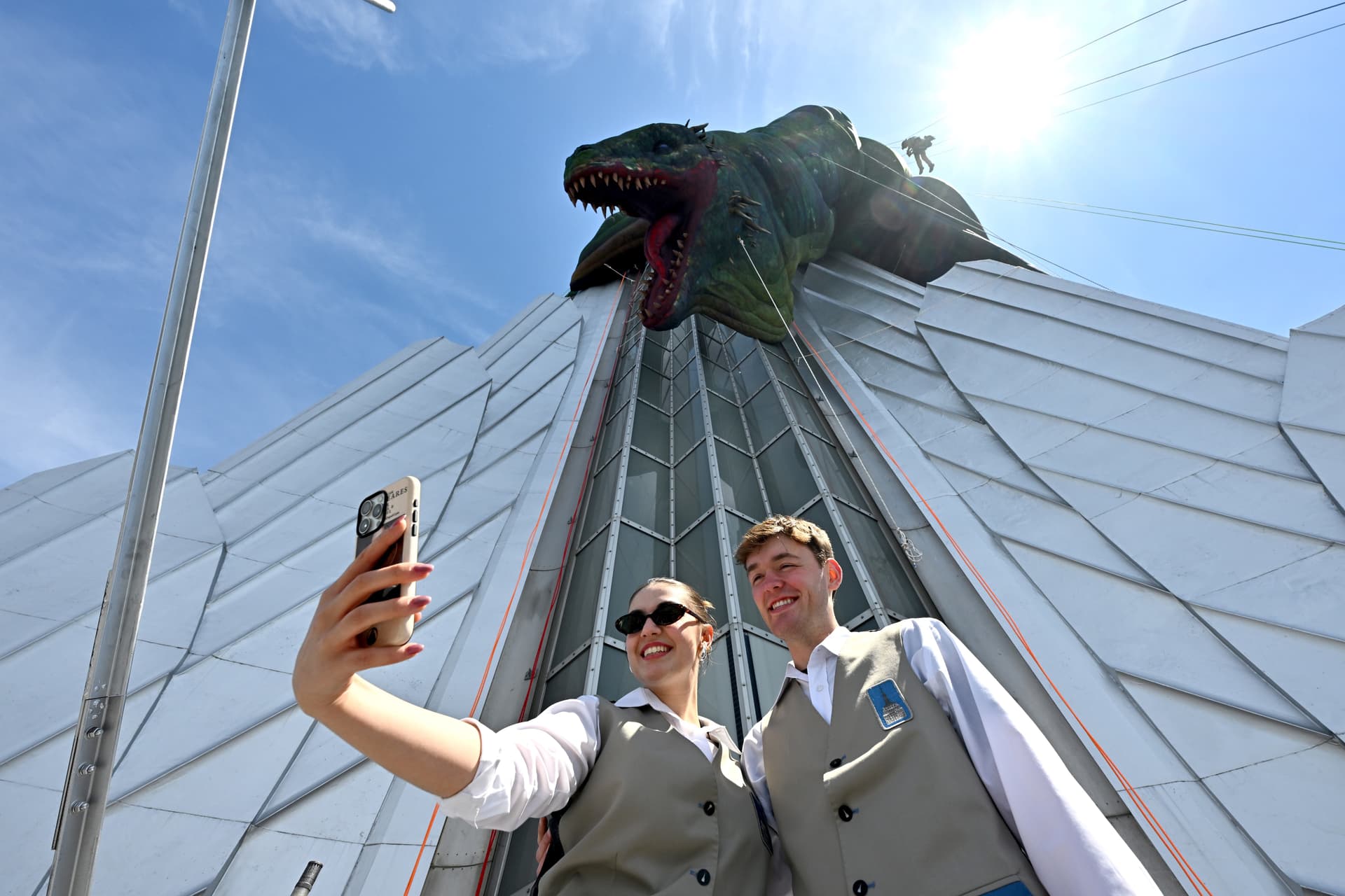 ESB Besties pose with Vhagar the Dragon