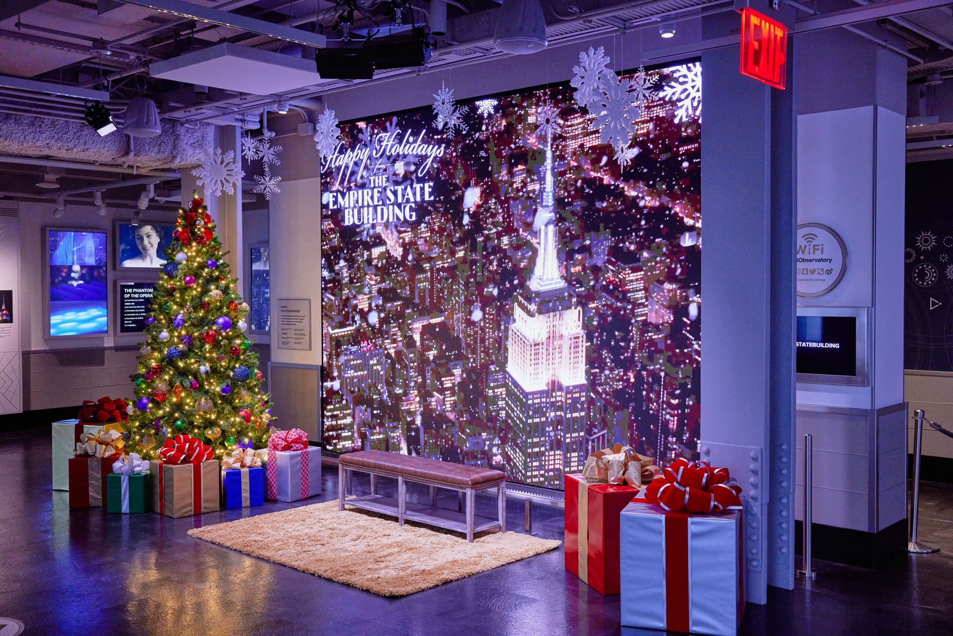 80th Floor Decorations