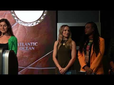 Kristen Bell Lights the Empire State Building!!