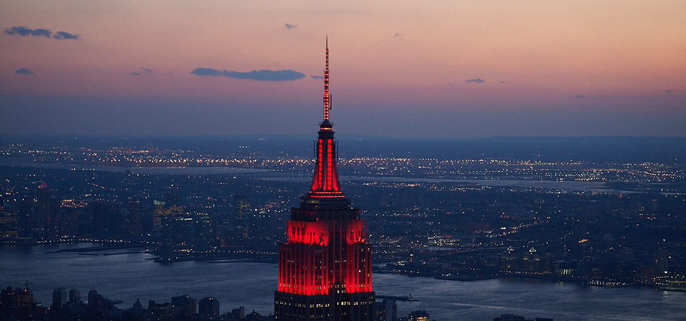 EdificioIluminado En Rojo