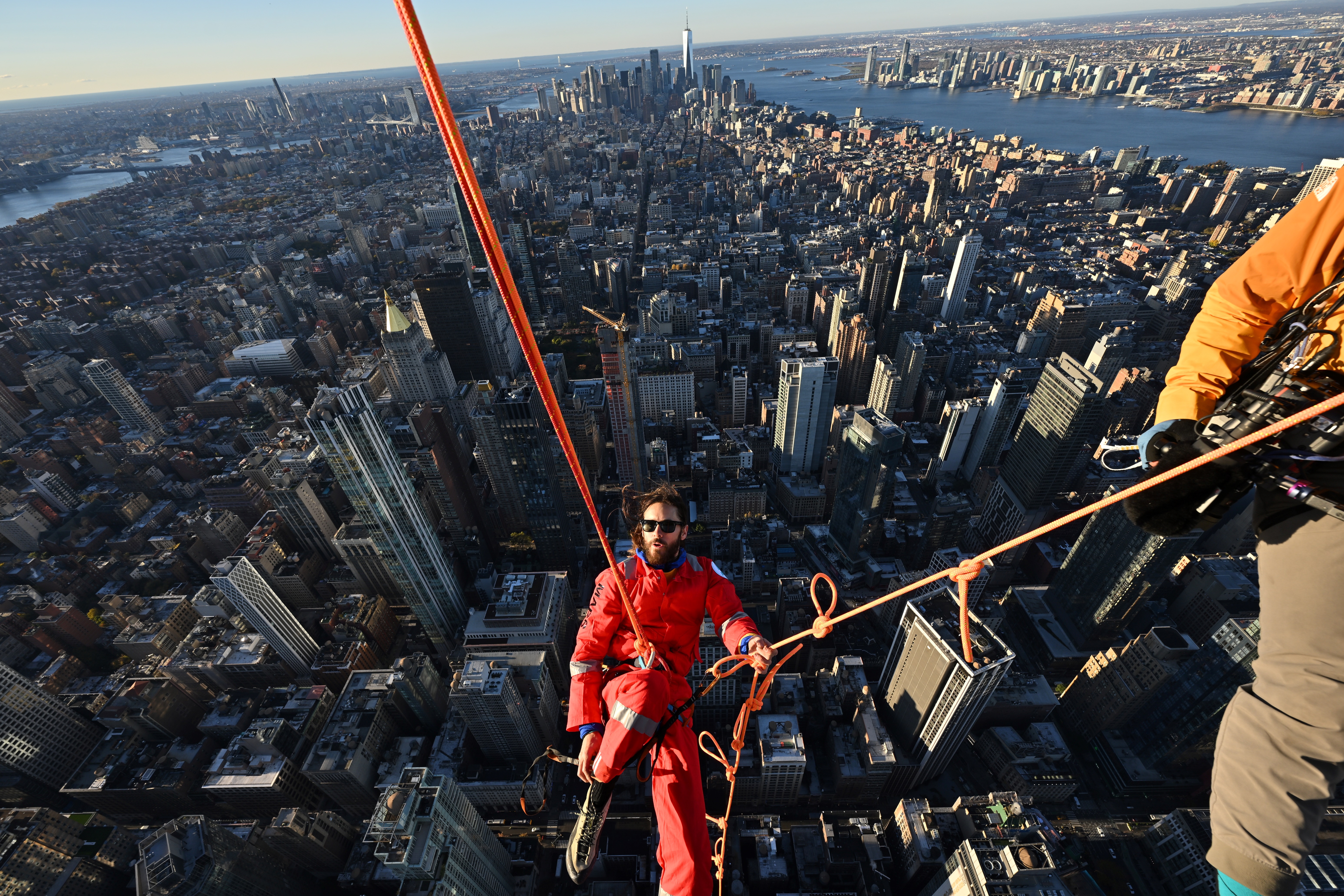 Jared Leto beklimt het Empire State Building