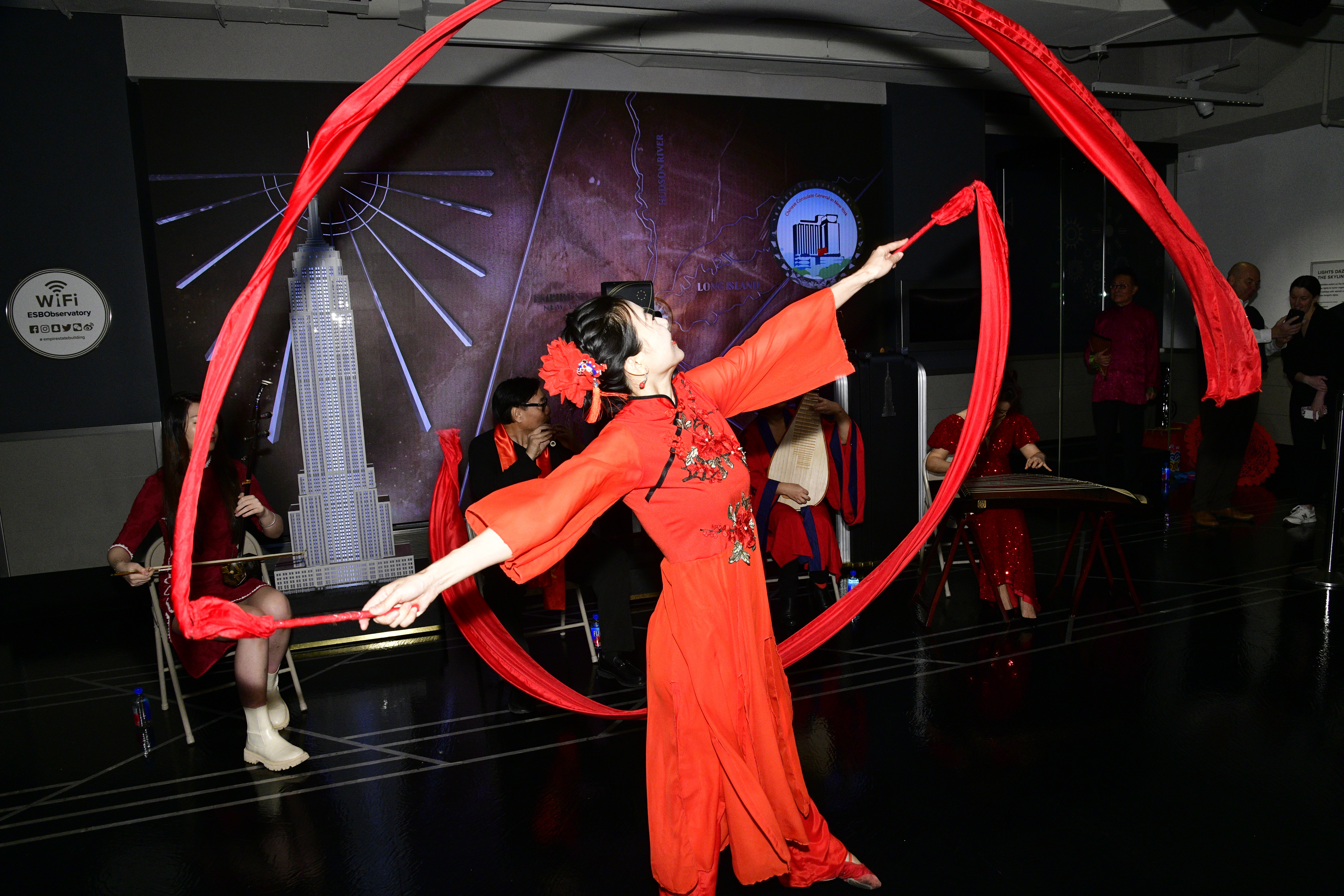 Baile ceremonial en el Empire State Building