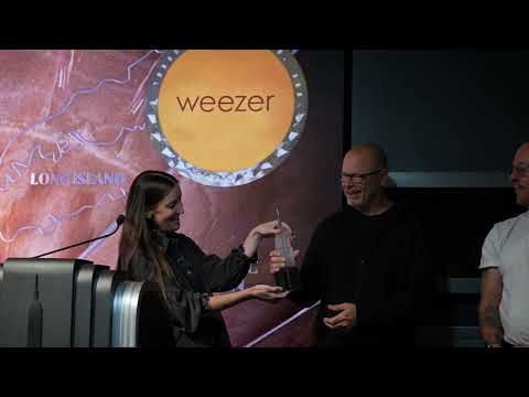 Where did Weezer Celebrate Their New Album??? The Empire State Building!