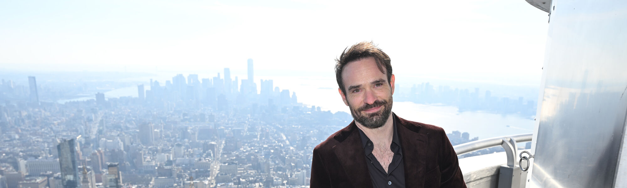 Charlie Cox no 103º andar
