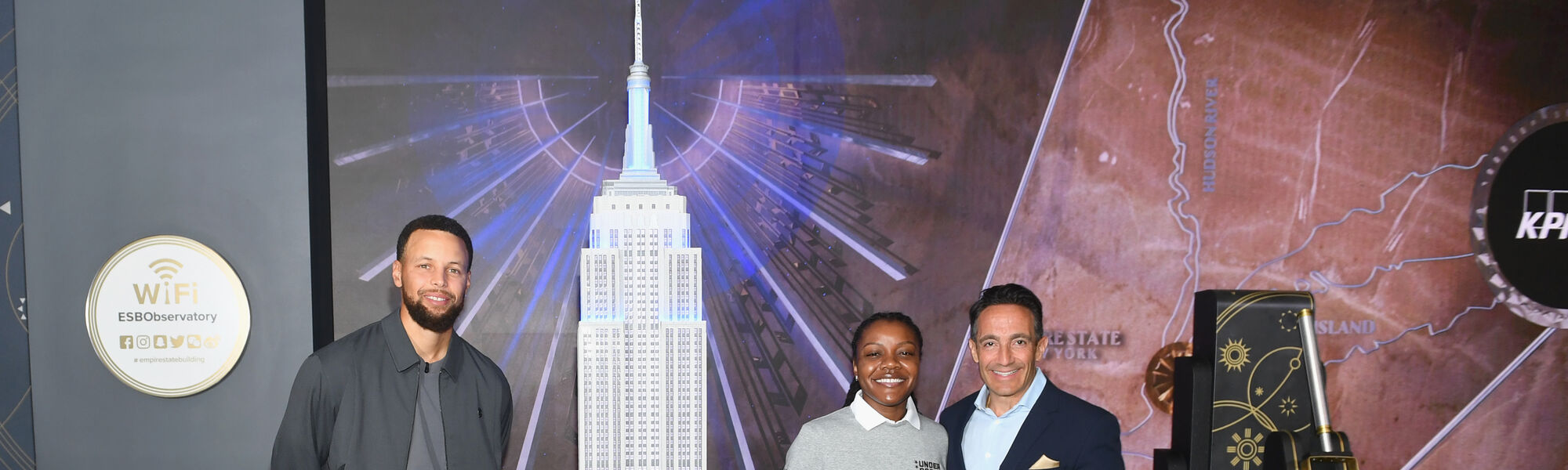 Stephen Curry lights ESB