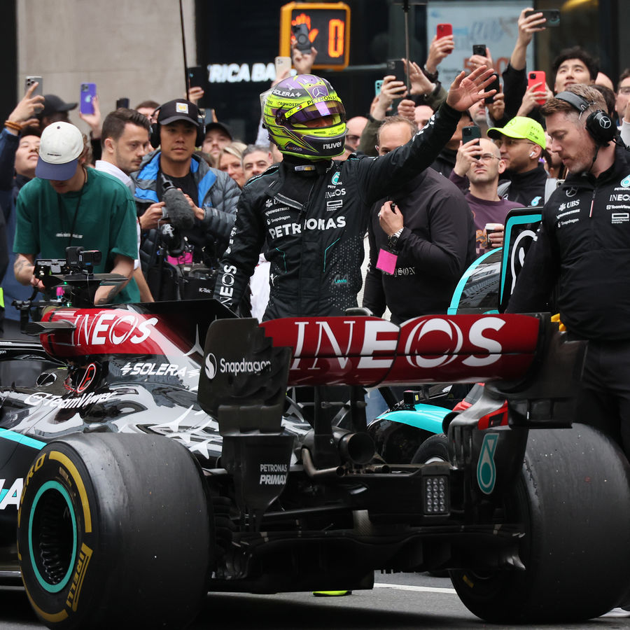 Lewis Hamilton races in front of the Empire State Building