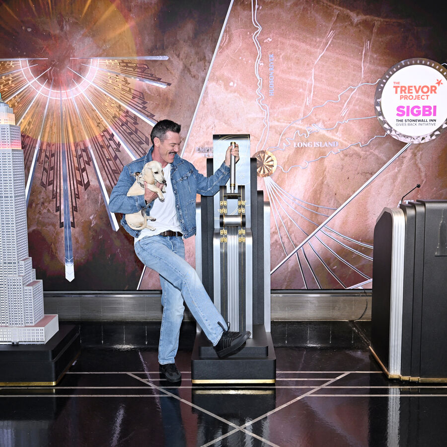 Luke Evans and Lala light up the Empire State Building