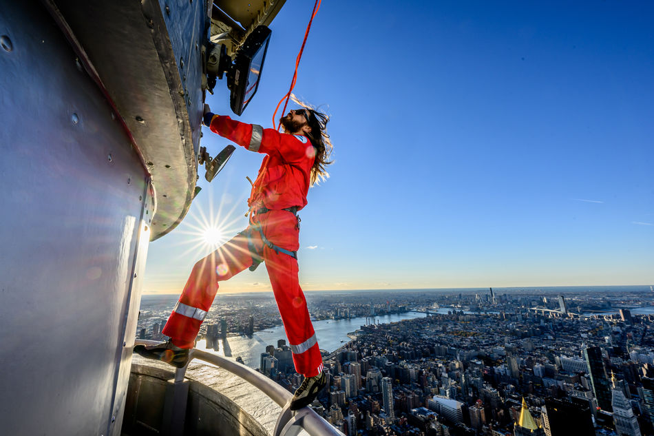 Jared Leto climbs the Empire State Building