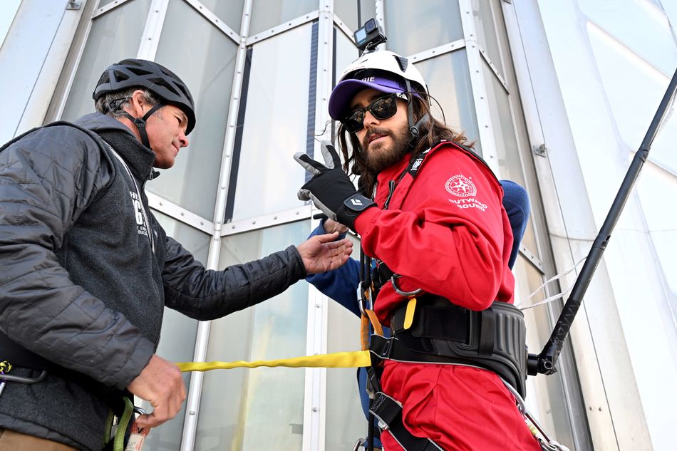 Jared Leto descends the Empire State Building