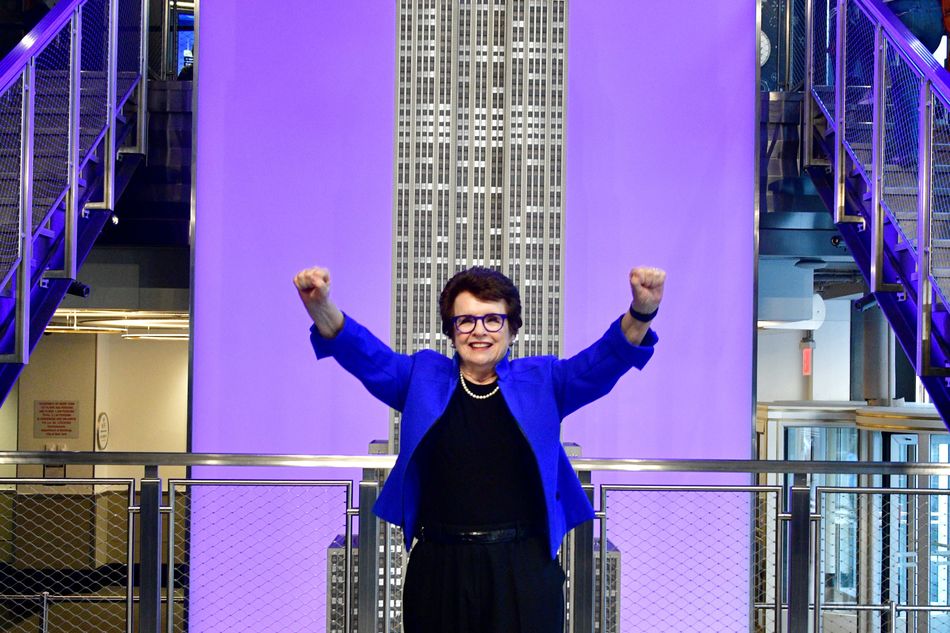 Billie Jean King auf der großen Treppe