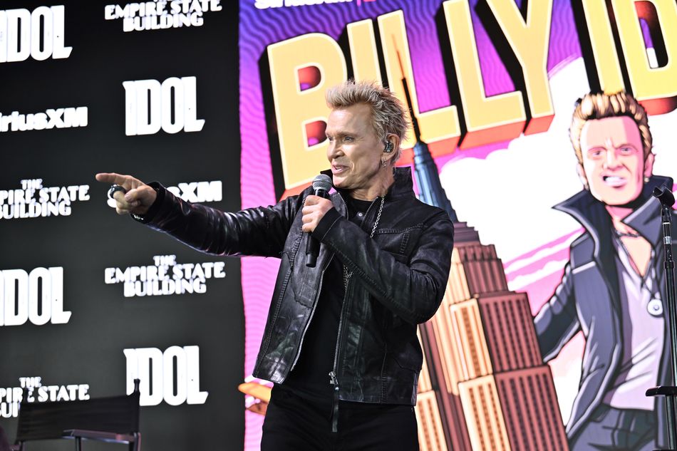 Billy Idol treedt op in het Empire State Building