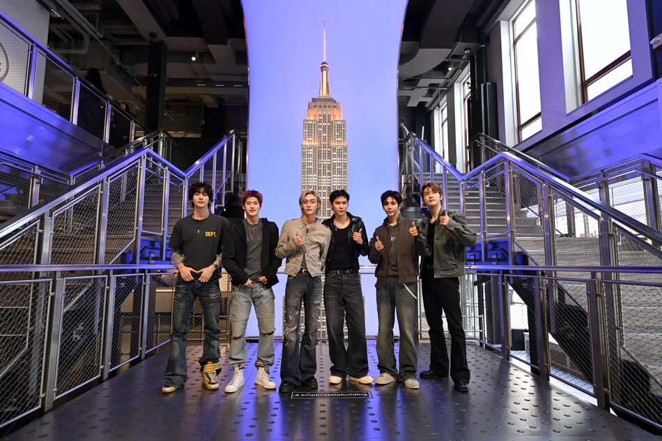 RIIZE with the two-story model