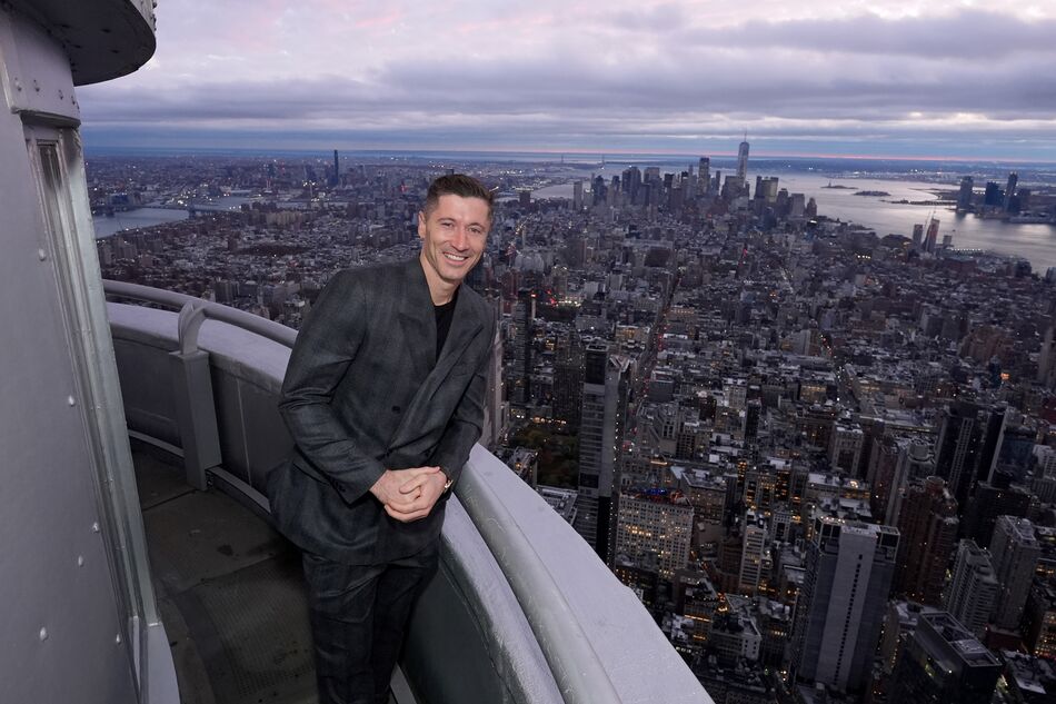 Robert Lewandowski on the 103rd Floor