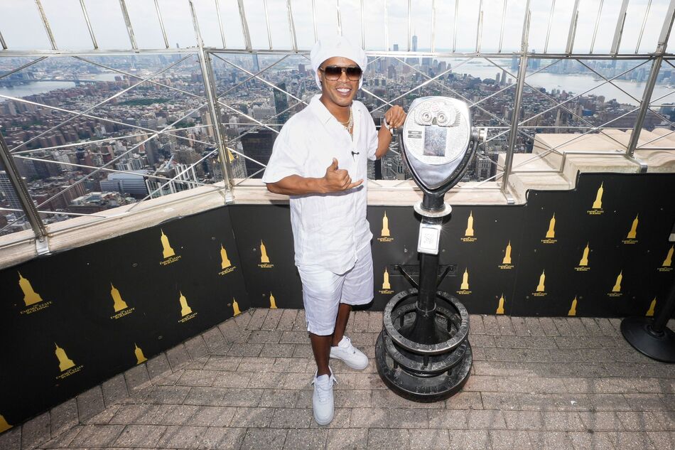 Ronaldinho on the 86th Floor Observation Deck