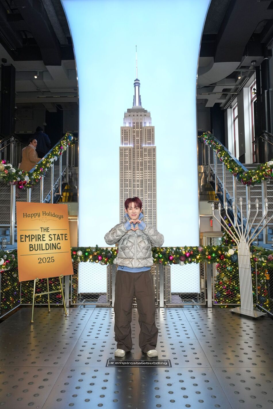 ニューヨークの著名人が ESB を訪問 |エンパイア ステート ビルディング