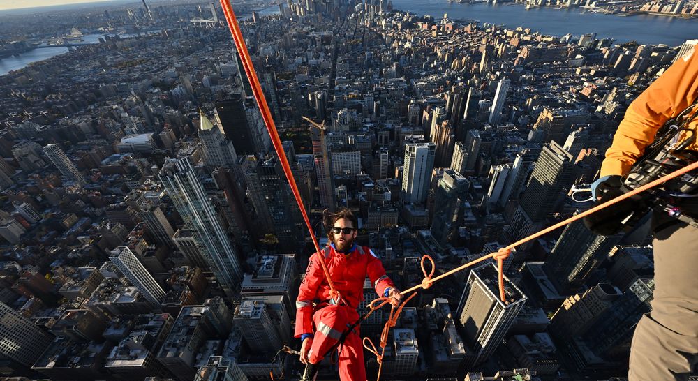 Jared Leto Climbs the Empire State Building