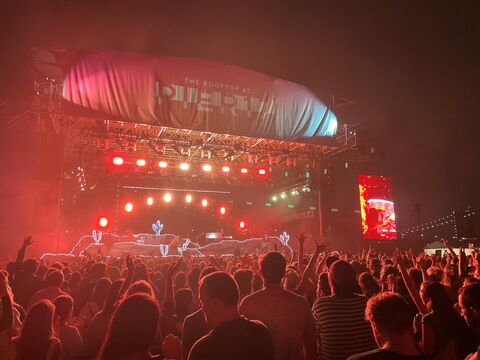 Pier 17 Concert Venue