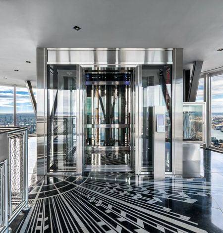 Ascenseur à l'intérieur de l'Empire State Building
