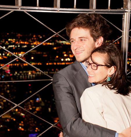 Pareja en el piso 86 del Empire State Building