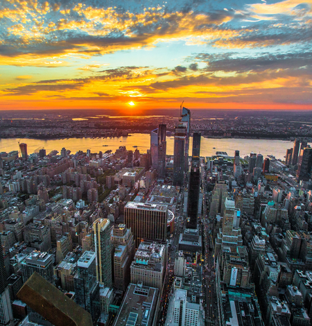Blick vom Empire State Building bei Sonnenuntergang
