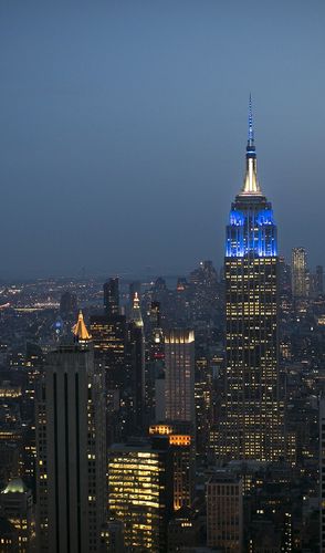 empire state building lit for columbia commencement
