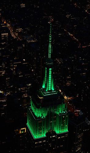 Robin Hood illumina di verde l'Empire State Building